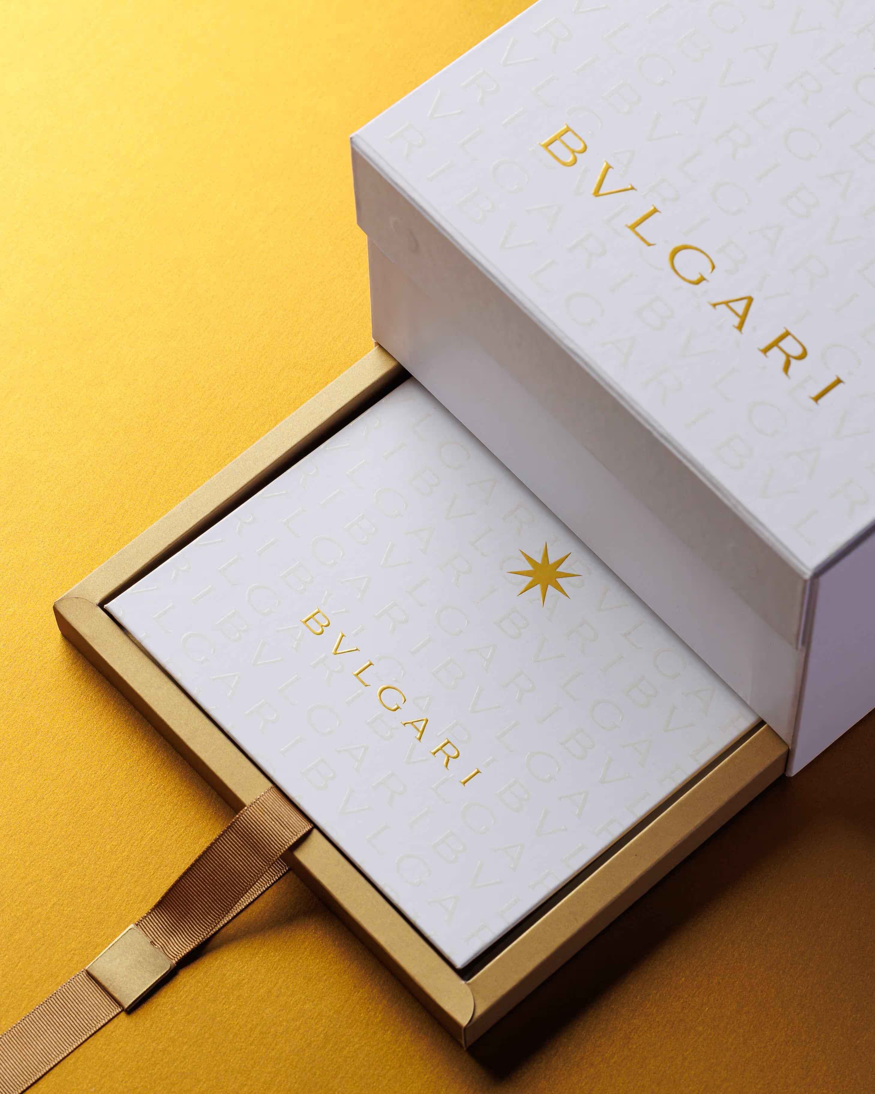 Jewelry Box · Armenia — Materials: Cordenons Plike Blue & Green 330 gsm — Print: White + CMYK — Post-printing: Velvet Lamination, Silver Foil Embossing, UV Emboss Varnish, Matte Varnish — Other: Natural Leather, Bamboo